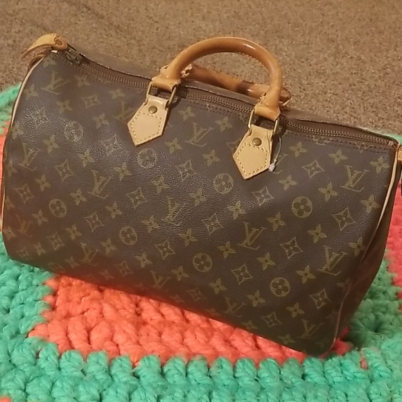 Authentic Louis Vuitton Speedy 35 - Picture 3 of 16